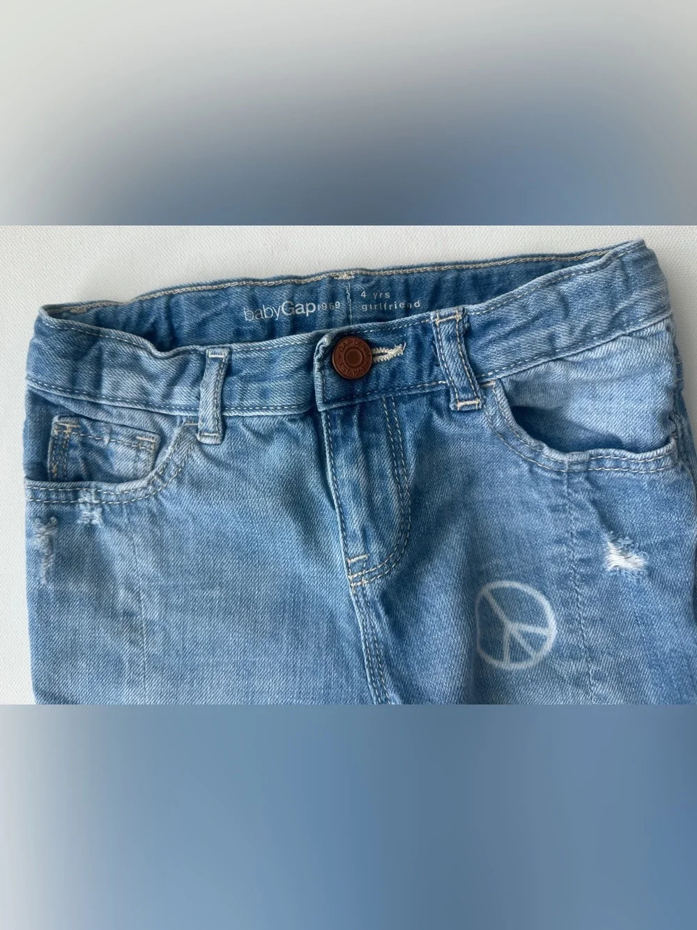 GAP girl’s distressed